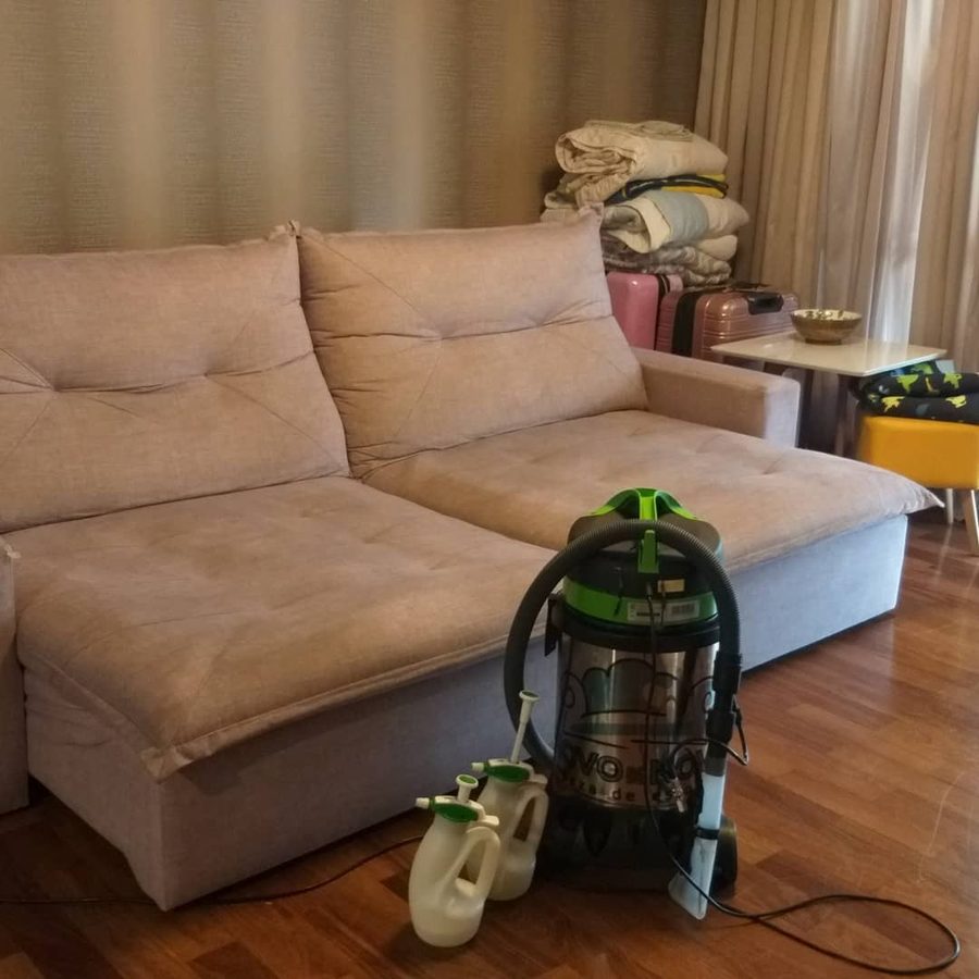 Sofá bege higienizado